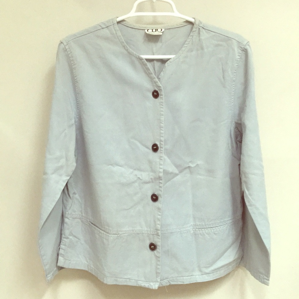 🔹Light Wash Denim Button-Down Long Sleeve Blouse